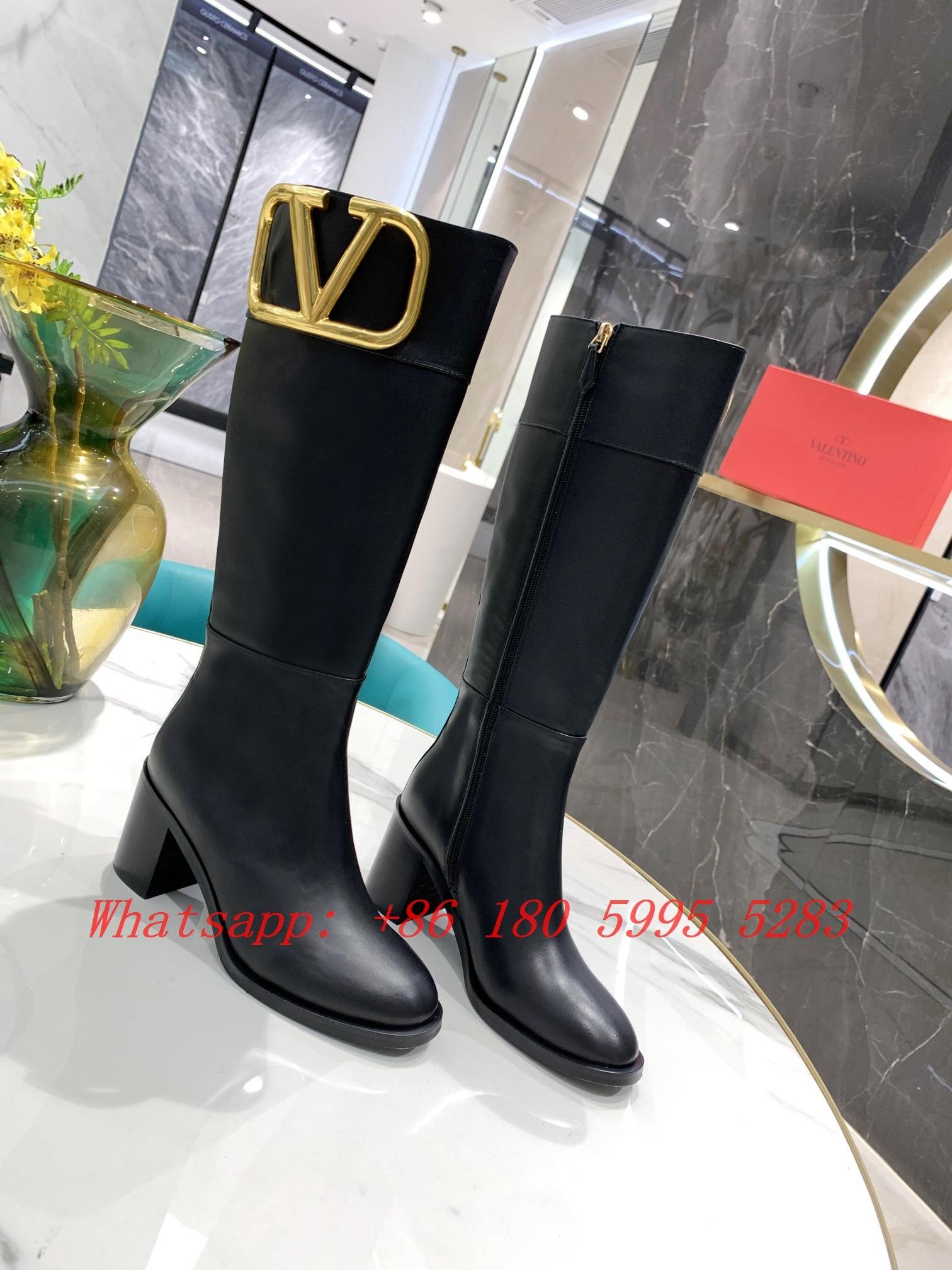 2022 Hot Sale VALENTINO VLOGO Roman Stud pointed boots Women's SIGNATURE CALFSKIN ANKLE BOOT