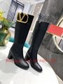 2022 Hot Sale VALENTINO VLOGO Roman Stud pointed boots Women s SIGNATURE CALFSKIN ANKLE BOOT