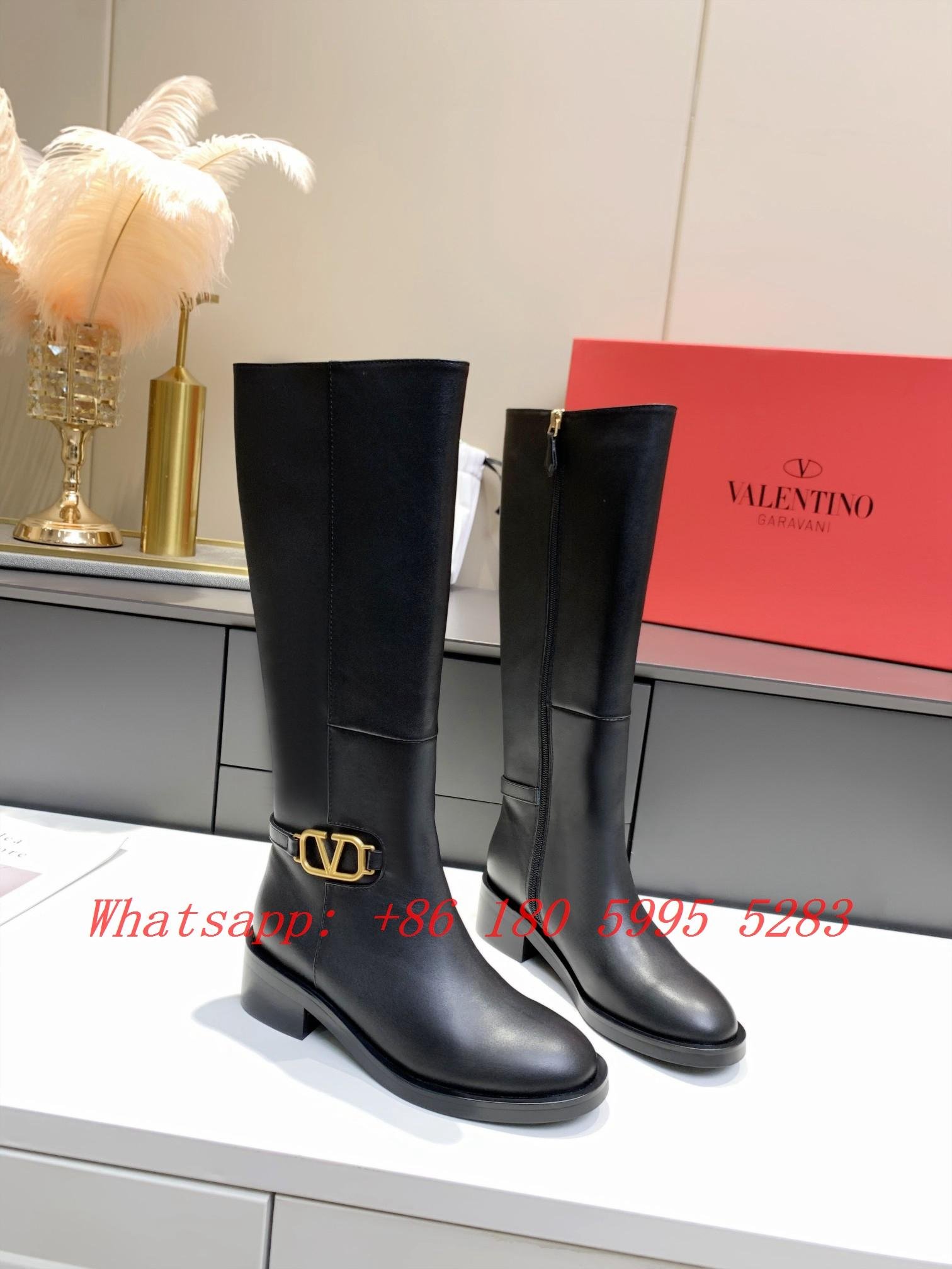2022 Hot Sale VALENTINO VLOGO Roman Stud pointed boots Women's SIGNATURE CALFSKIN ANKLE BOOT