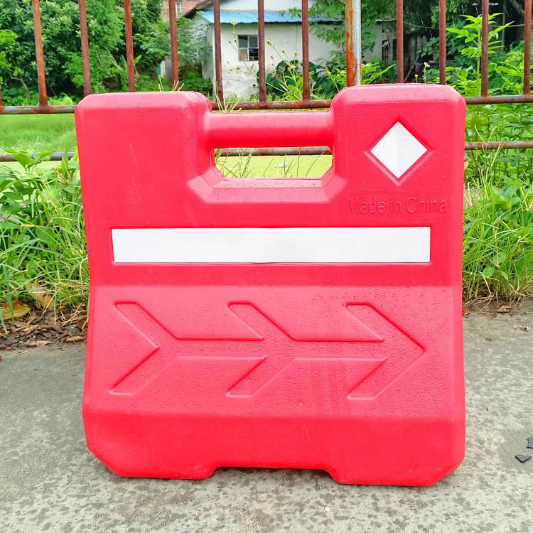 Safety Portable Water Barrier For Traffic Road  Anti-bump Barrel 3