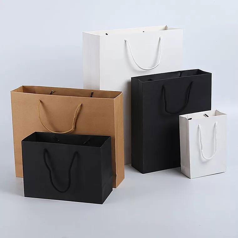 2018 high quality luxury paper packaging carring bag with handle 4