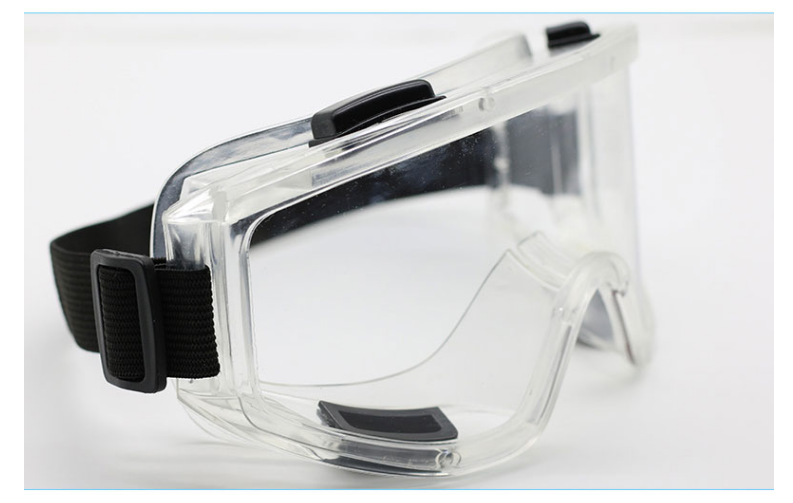 Protective goggles against fog, wind and impact 4