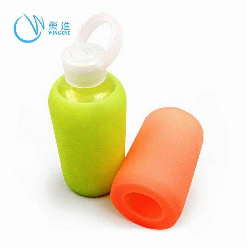 Wingenes Fashion design and colorful silicone glass water bottle with sleeve 4