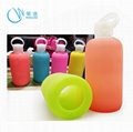 Wingenes Fashion design and colorful silicone glass water bottle with sleeve