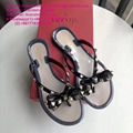 Slides           sandals