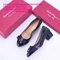 shoes           flats           slides