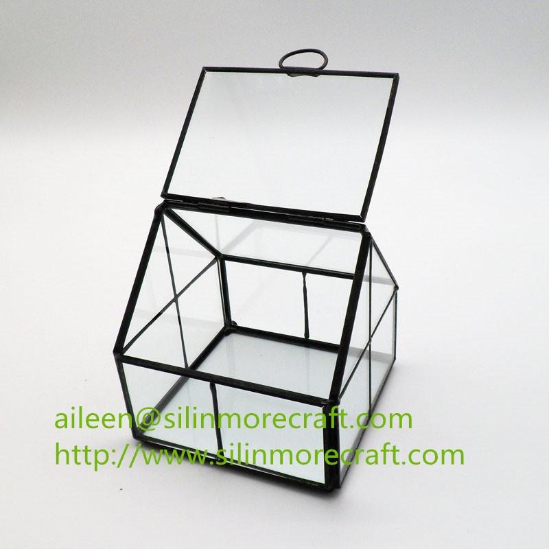 Hanging geometric glass container 3