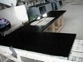 Black quartz kitchentop 1
