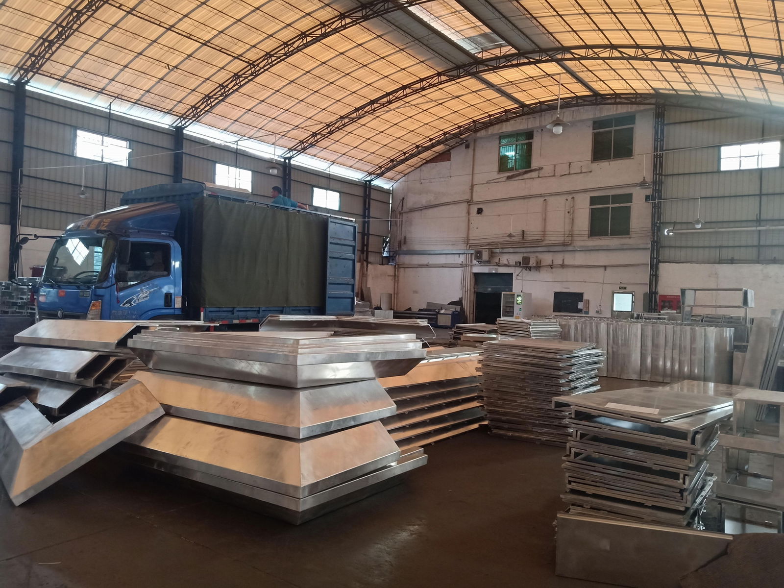 Customized aluminium square tube in guangzhou  5