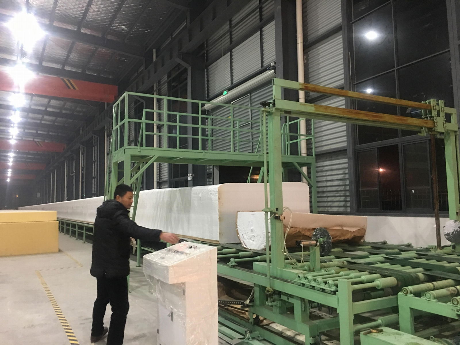 Automatic Horizontal Continuously Foaming Machine 4