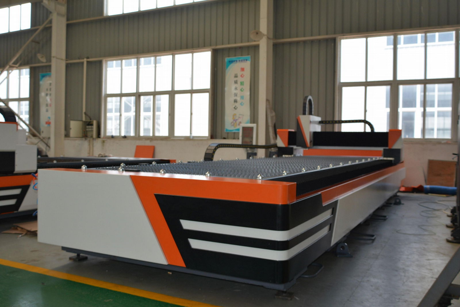 open type 1500w fiber laser metal sheet cutting machine for cutting carbon steel 2