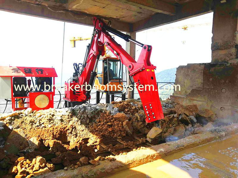 Pedestal Booms System With A Hydraulic Breaker For Underground Mining 4