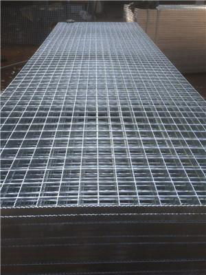 Dubai hot sale 25×3 serrated steel grating