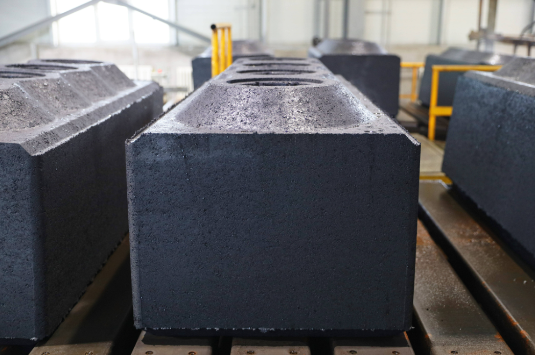 Prebaked anode carbon block for electrolytic aluminum 5