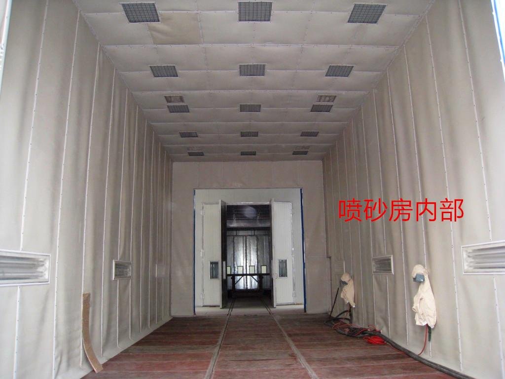 Sand blasting chamber with pneumatic automatic recovery system 4