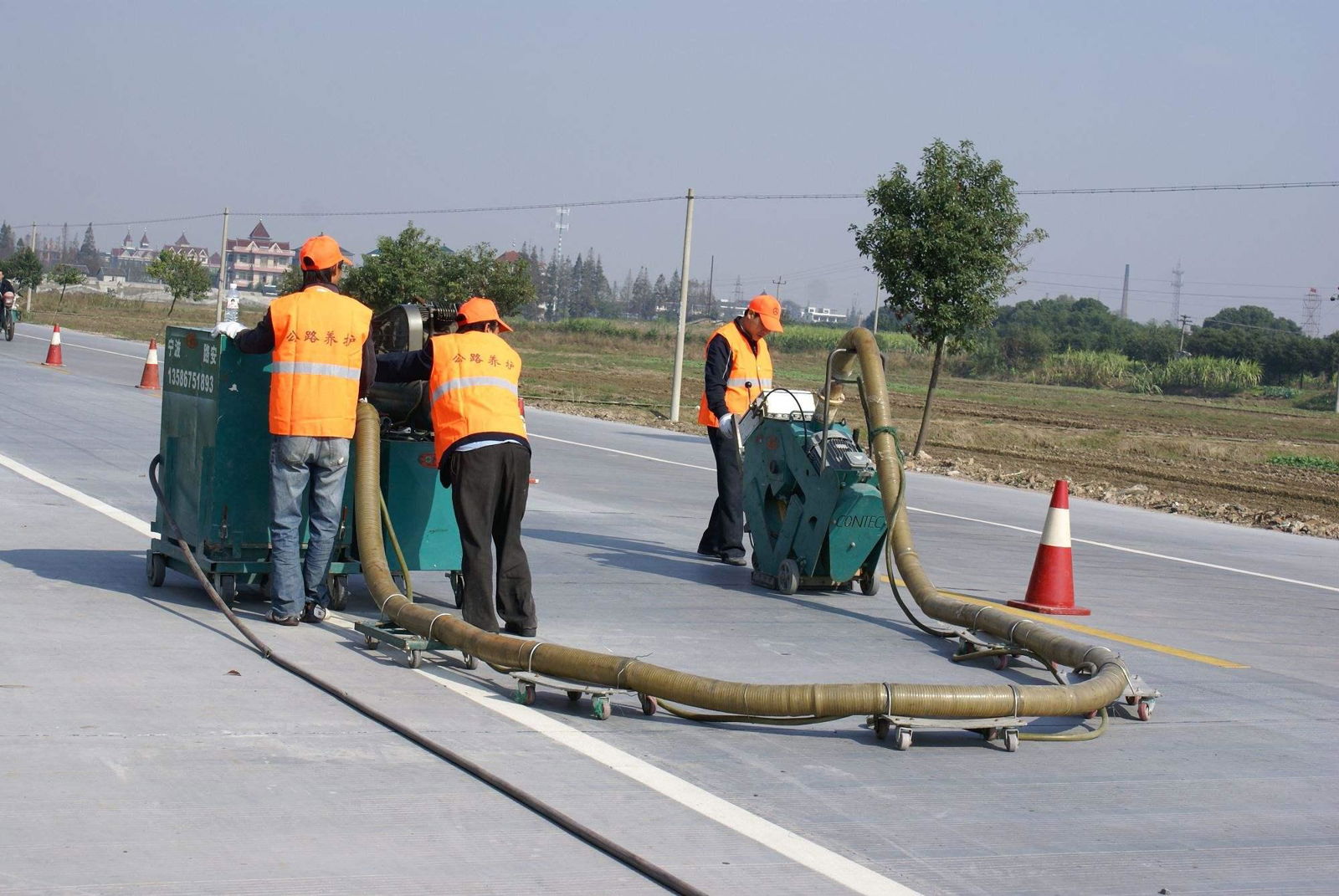 highly portable light weight shot blasting machine used for road surface 3