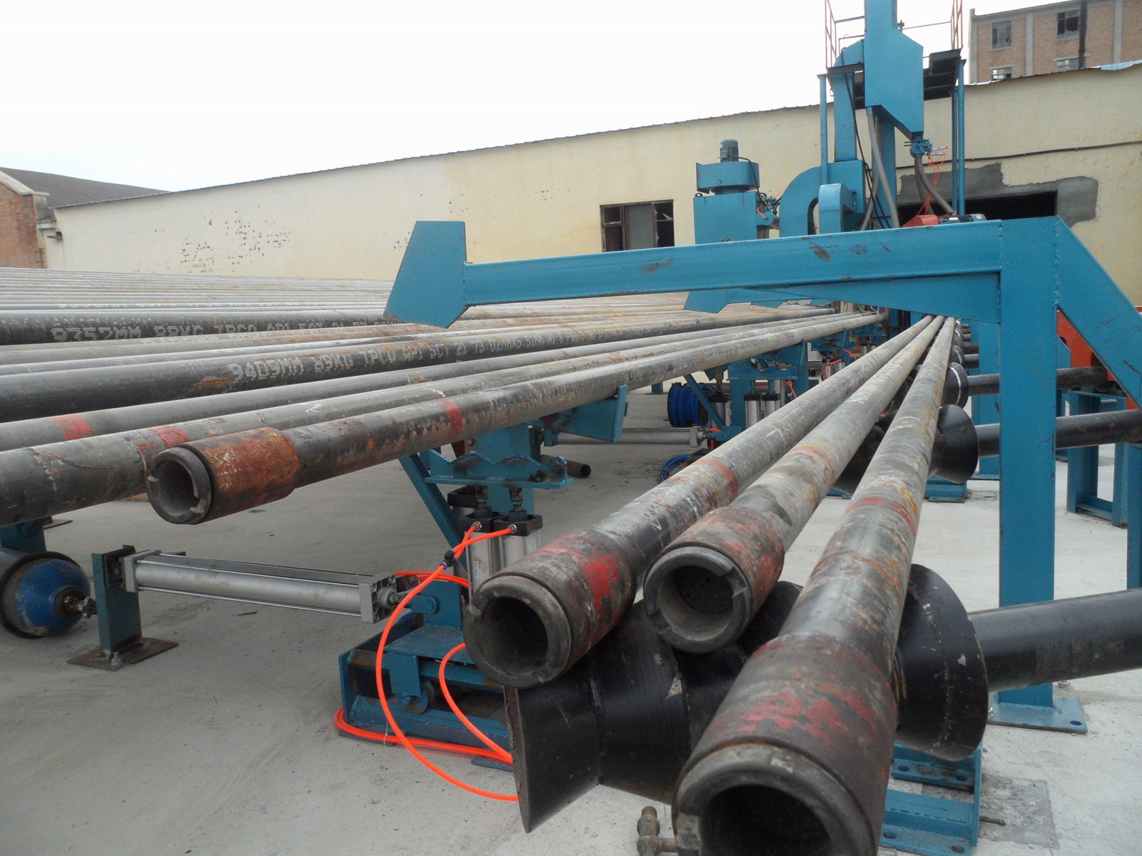 Steel pipe shotblasting machine for  anti-corrosion of metal 4