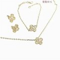 Van Cleef & Arpels jewelry necklace lady earring gift box bracelet 