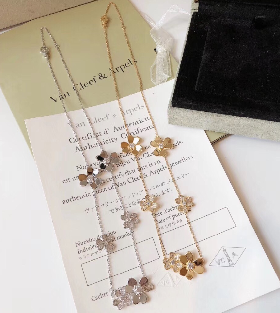 Van cleef & arpels necklaces and pendants van bracelets ring earring  8