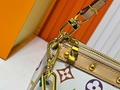     ochette Accessoires Monogram               purse      houlder bag 11