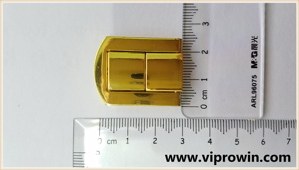 China Products Small Golden Decorative Wooden Case Lock in 30*25mm 2