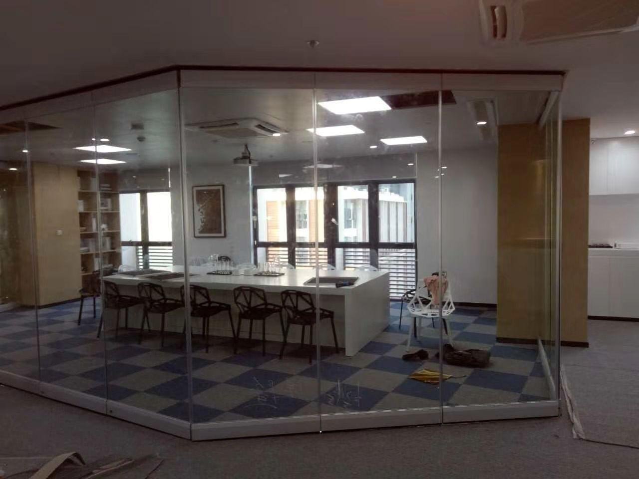 Free Design Hot Selling Foldable Wall  Frameless Glass Partition Wall System 3