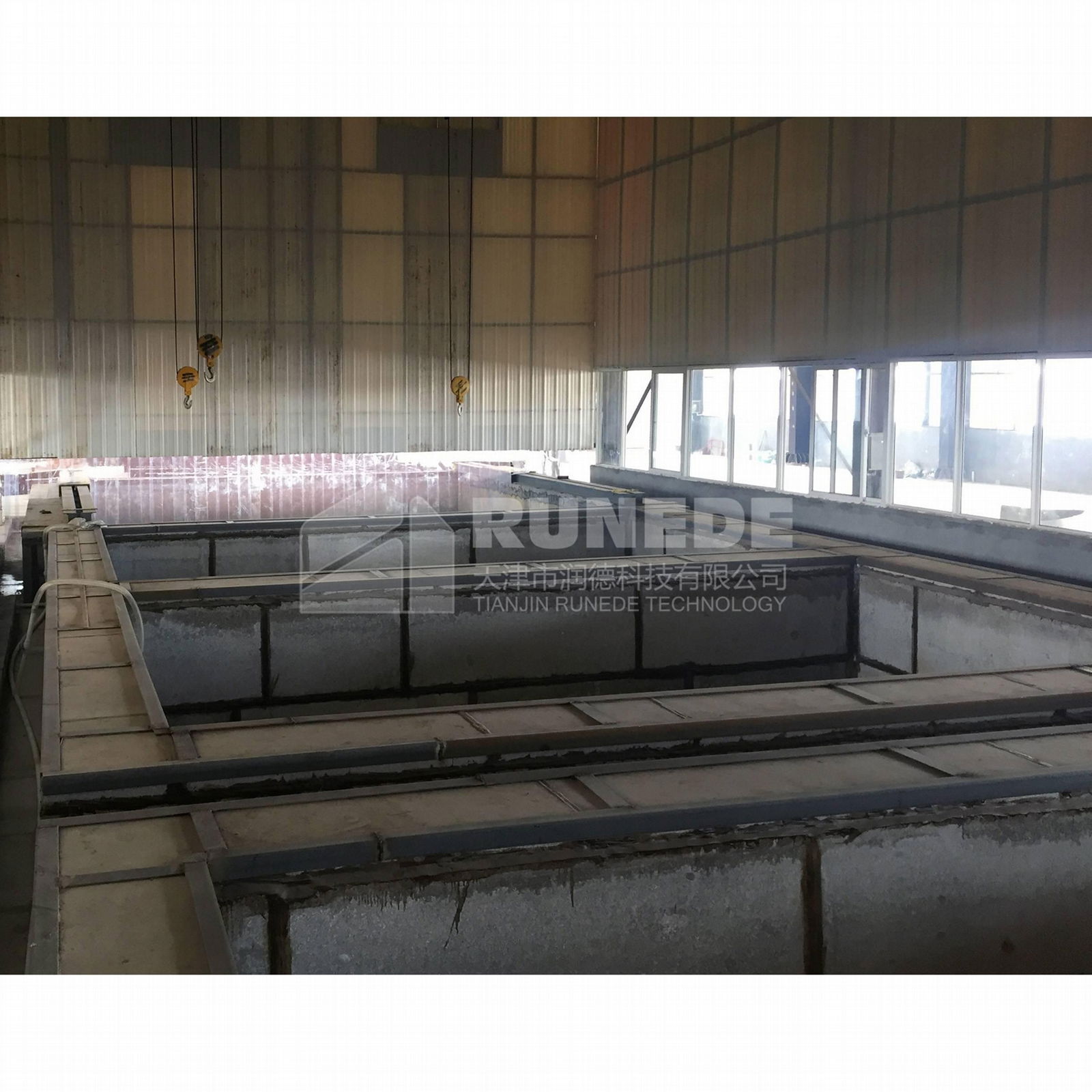 Chemical treatment tank