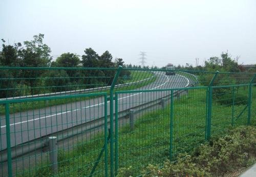 高速公路护栏网 绿色双边丝铁丝网 圈地围栏 5