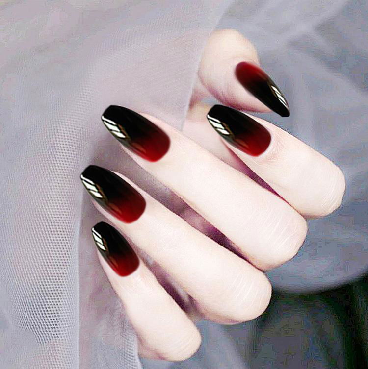 Gradual Color Change Black Red nail Art