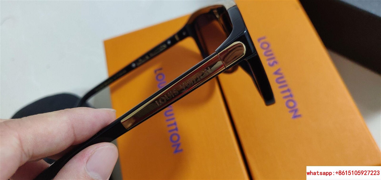 hotsale     unglass     lack sunglass gold frame with complete packing  3