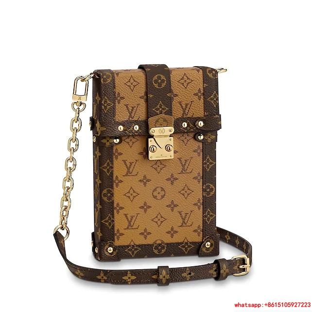               pochette trunk verticale monogram reverse canvas     ags 