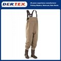 With Pocket Insulated Fisherman Waders for Saltwater Fishing 4