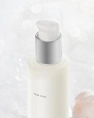 Moisturizing and refreshing moisturizing essence emulsion