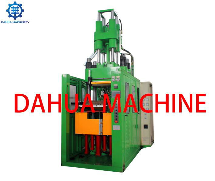  High precision automatic injection molding machine 2