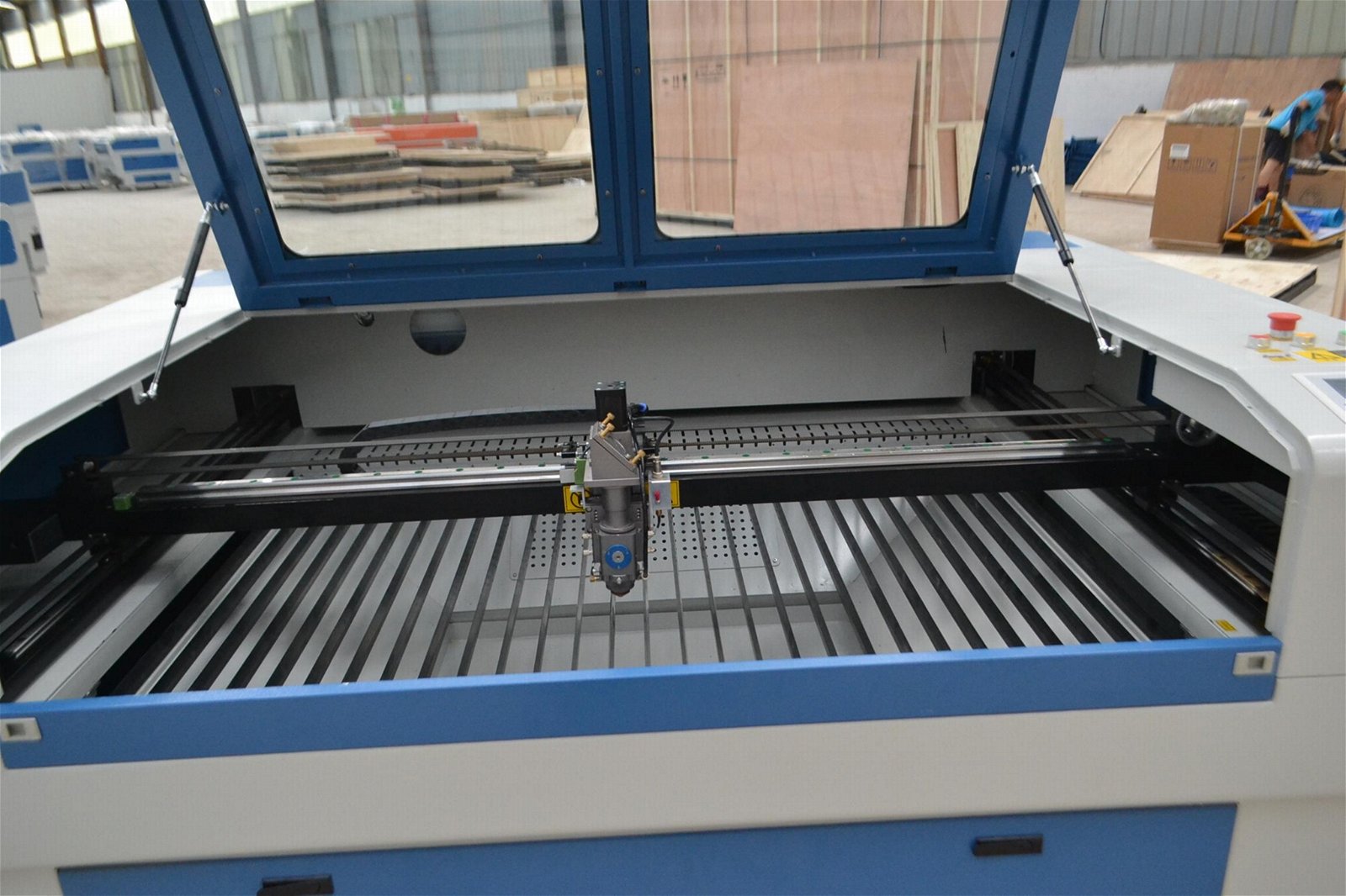 1390 stainless steel laser cutting machine laser metal engraving machine 4