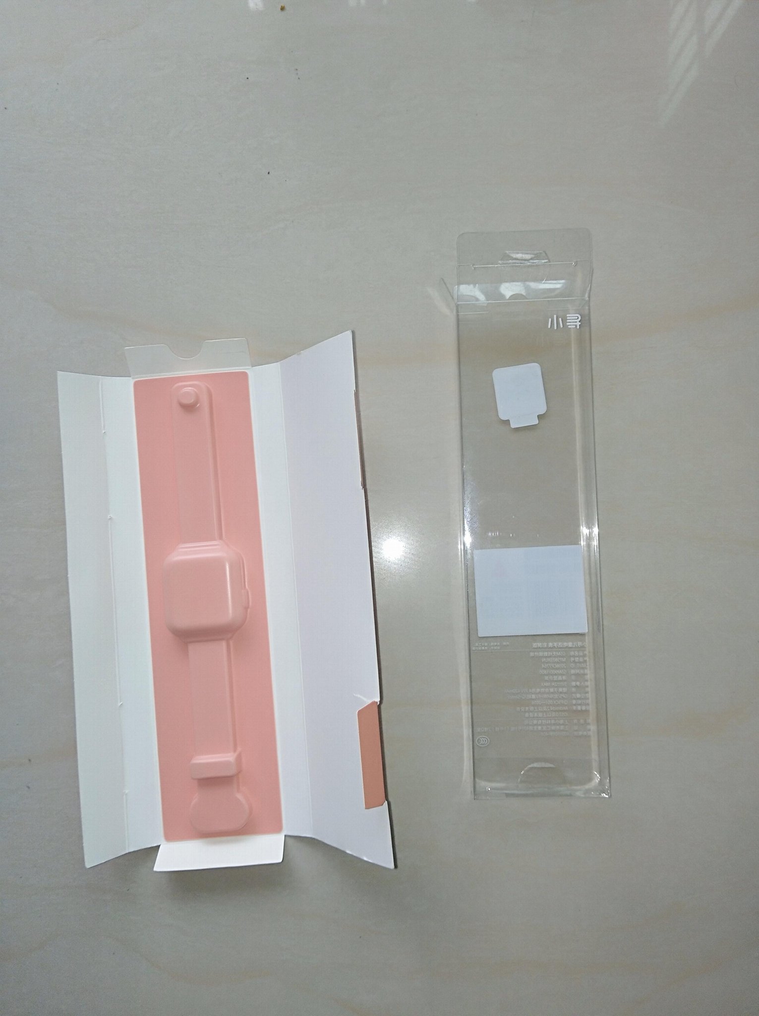 Production of Plastic-Production of Intelligent Positioning Watch Packaging Box 