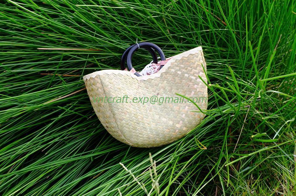 selling seagrass fashion bag