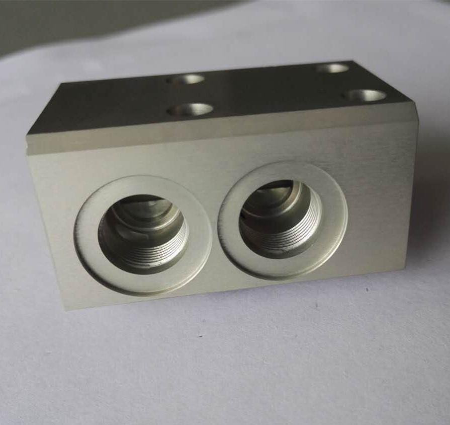 customized  titanium CNC milling turning part  2