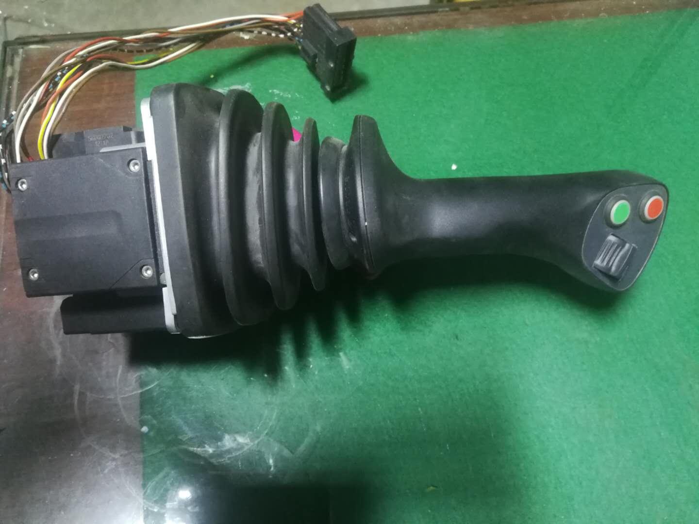  济宁直销推土机Crankshaft 261-1544 CAT D6曲轴总成 3