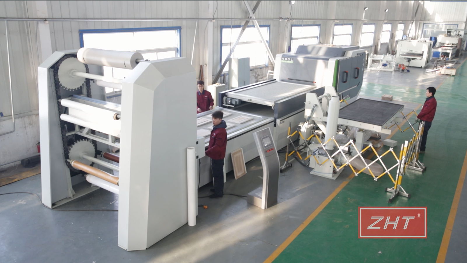 ZHT Made in China Wood Working PVC Foil Vacuum Membrane Press Machine LiaoNing  2