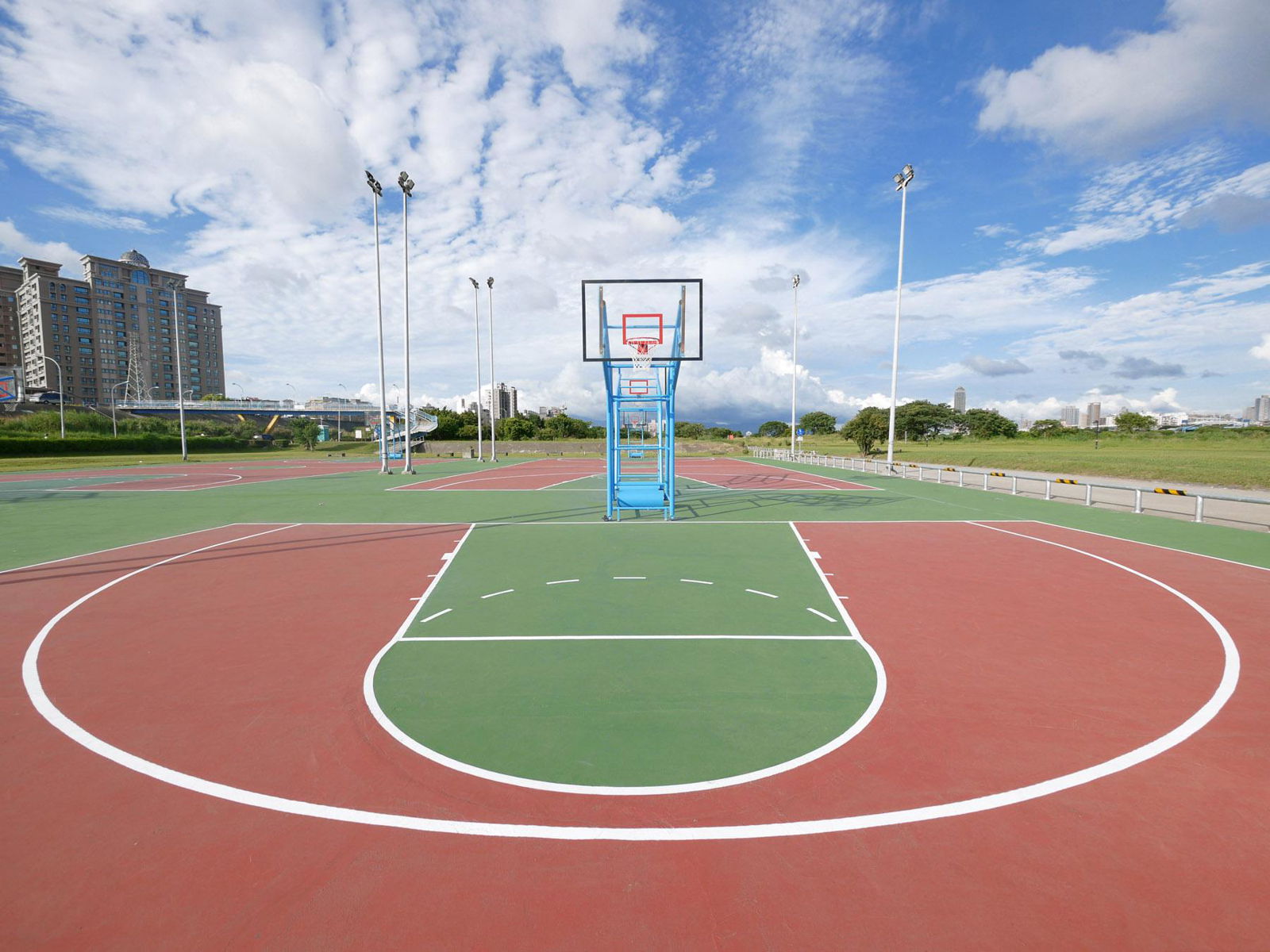 Portable & Anti Slip Outdoor Basketball Court Flooring 