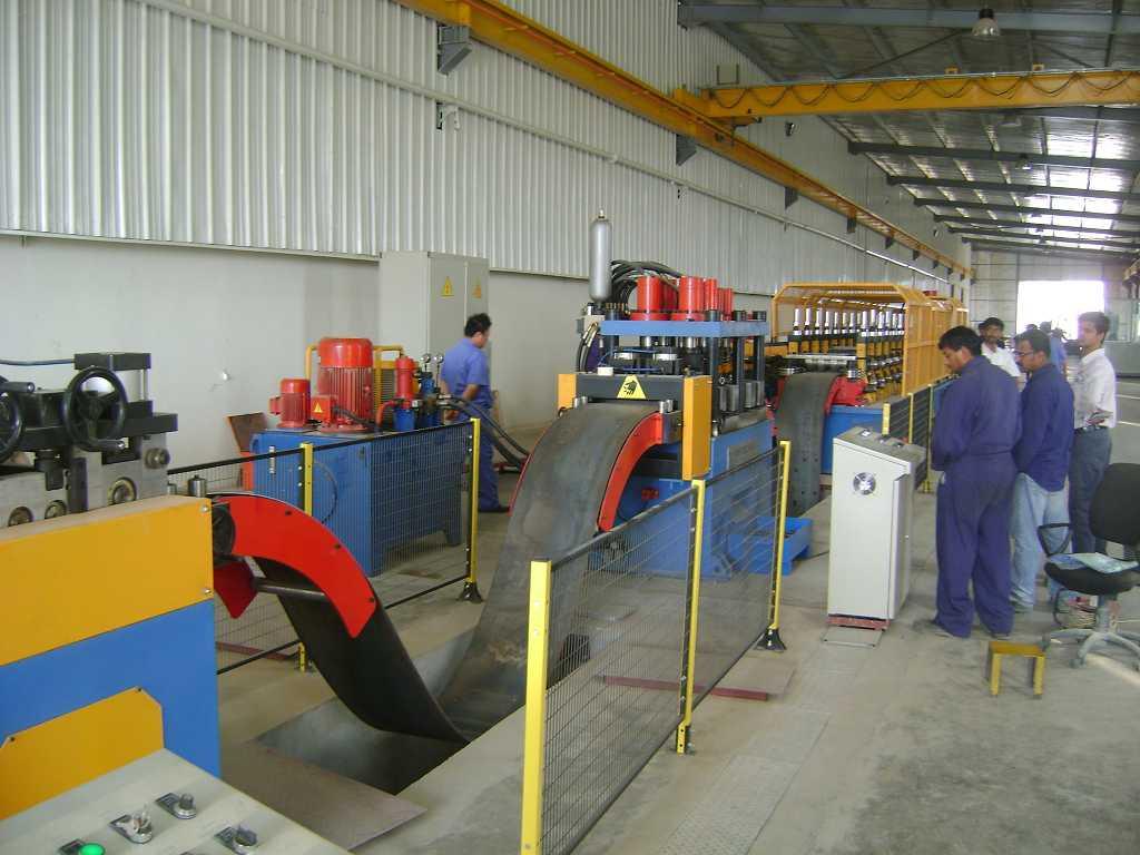 W Shape Highway Guardrail Roll Forming Machine 2