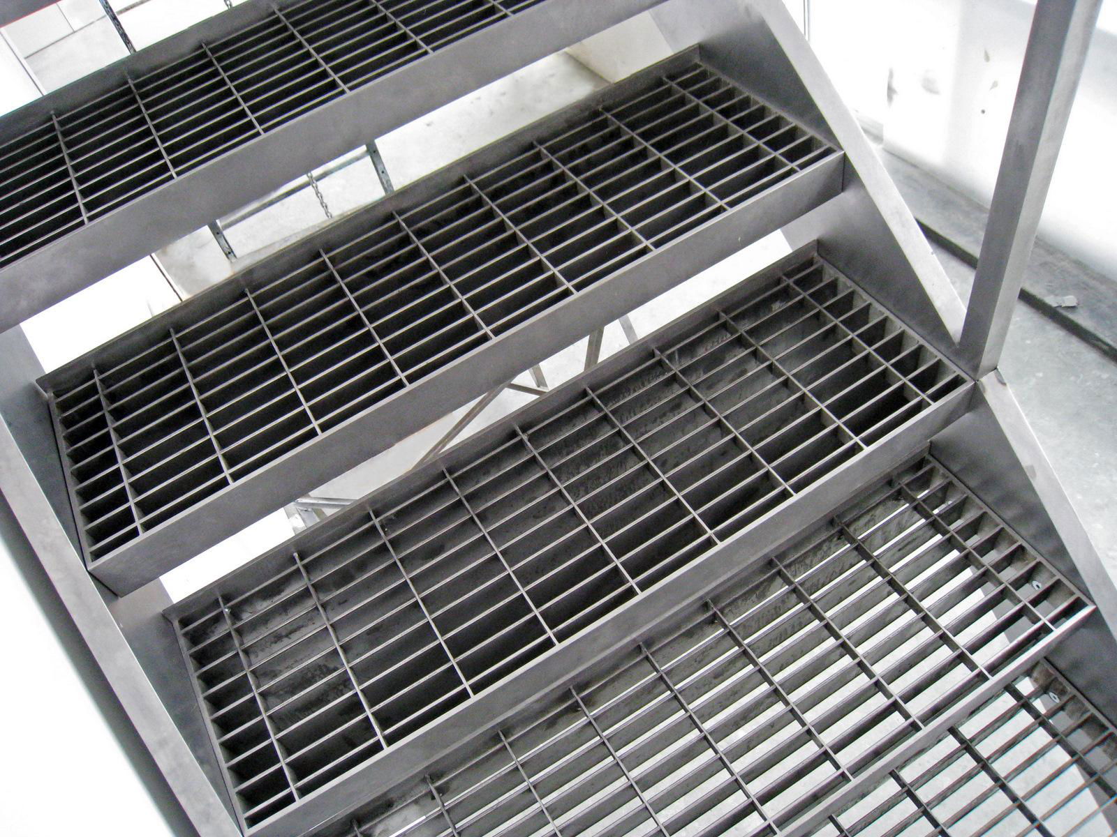 walkway steel grating