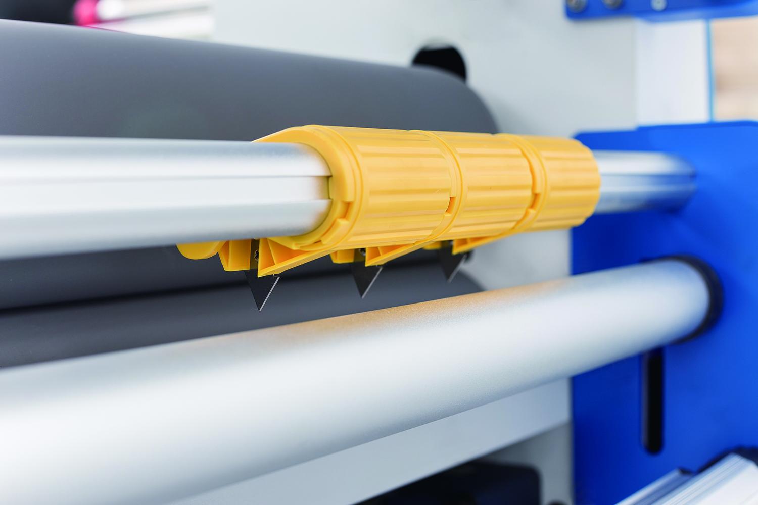 Wide Format Electrial Laminator with Cutter DMS1700A DMAIS (China