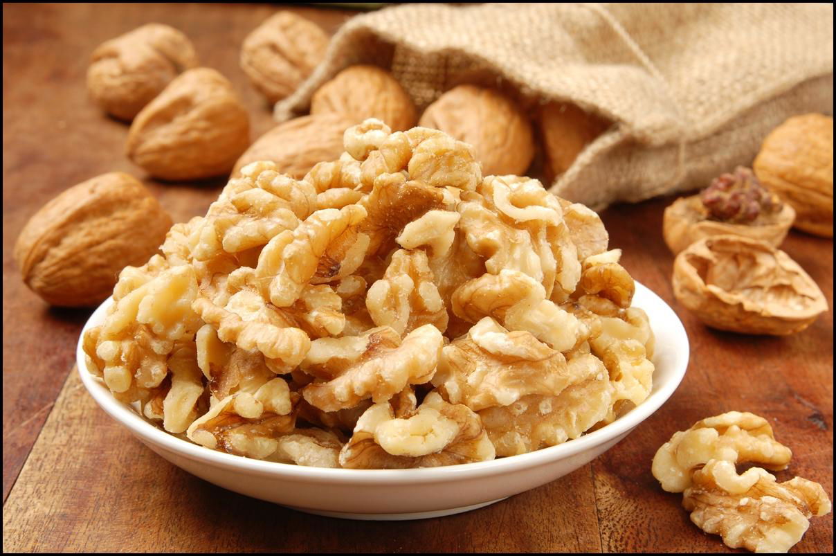 Organic Raw Walnuts in Shell Walnut Kernels 4