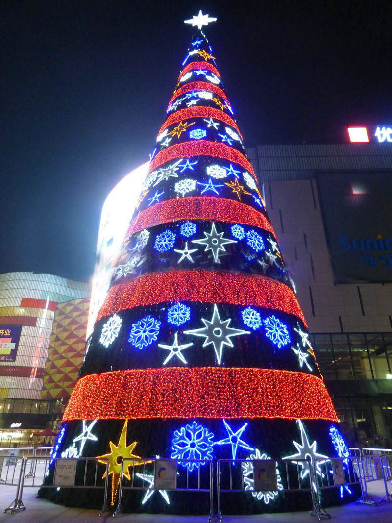 Giant commercial christmas tree