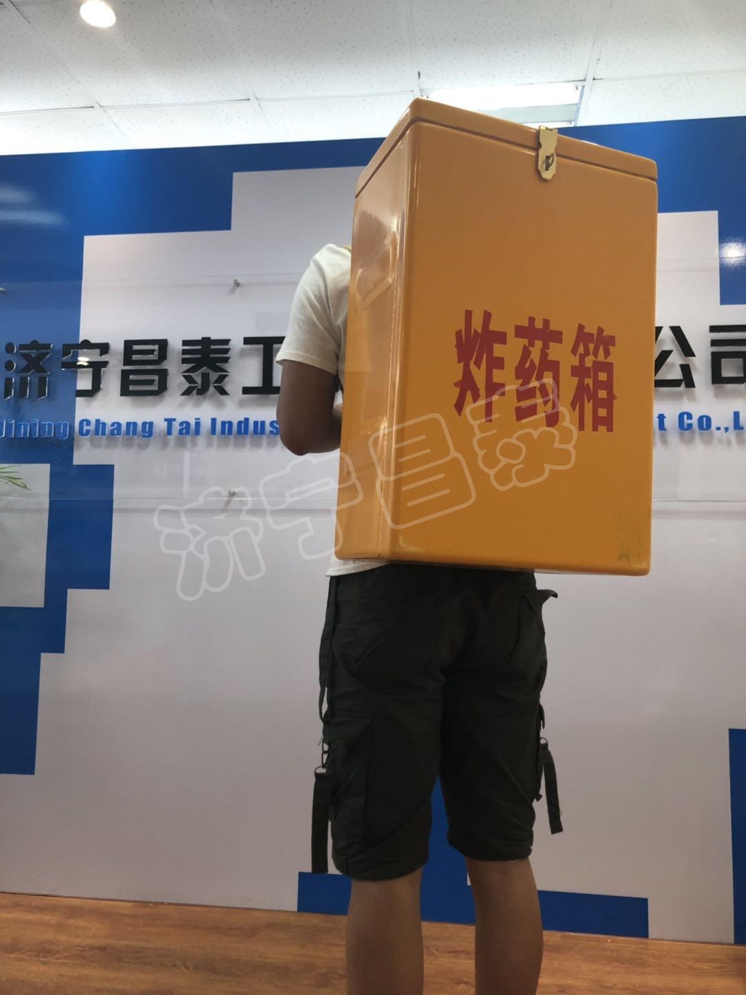 河南平顶山玻璃钢材质防爆箱  安全认证导爆管箱 现货 2