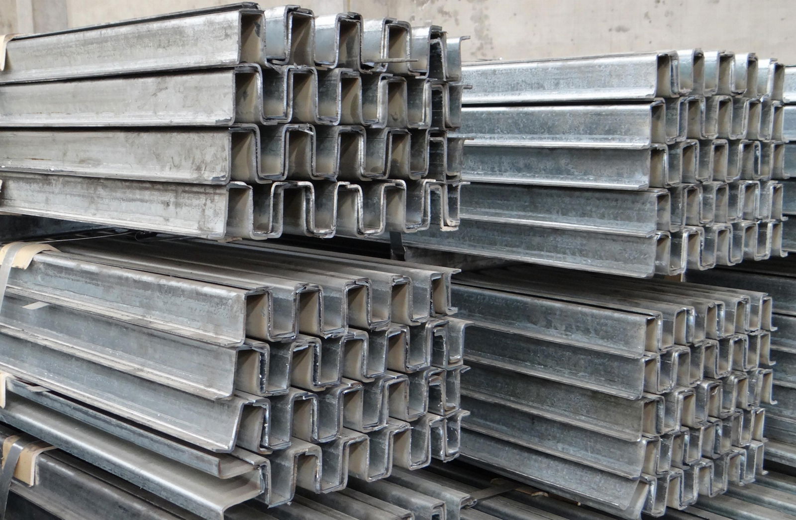 GALVANIZED OMEGA STEEL SHAPE 4