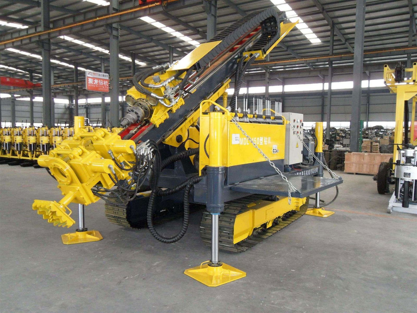 The hot sale  full hydraulic anchoring engineering drilling rig 2