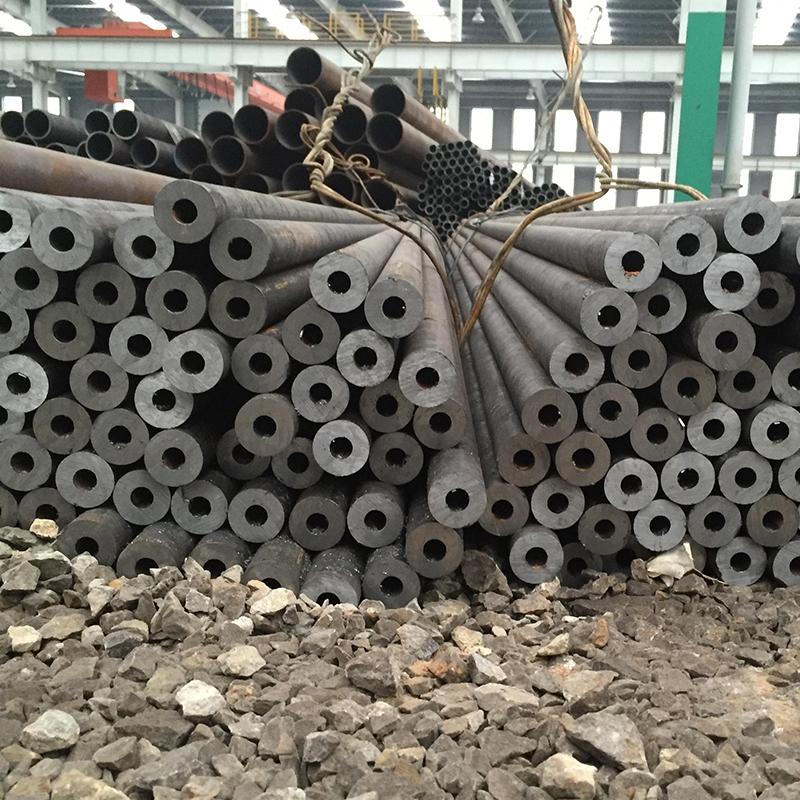 Oil Tubing and Casing with API 5CT Certificate SMLS steel pipe 4